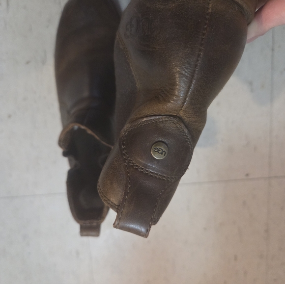 Ugg Brown Leather Chelsea Boots - Picture 7 of 7